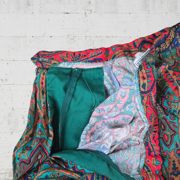 1970s Vintage Paisley Tapestry Red Blue Pleated Midi Skirt Made in USA Size 8 - Picture 8 of 10